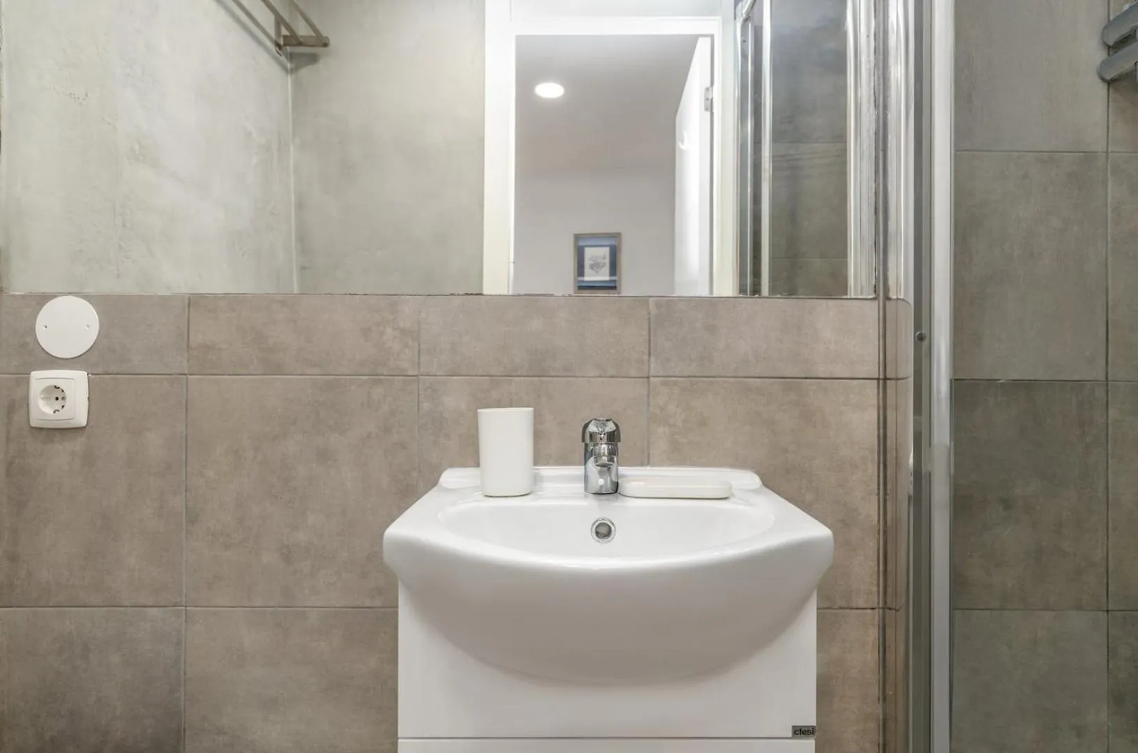 Guestready - Minimalist Studio In Downtown Lisbonアパートメント ポルトガル